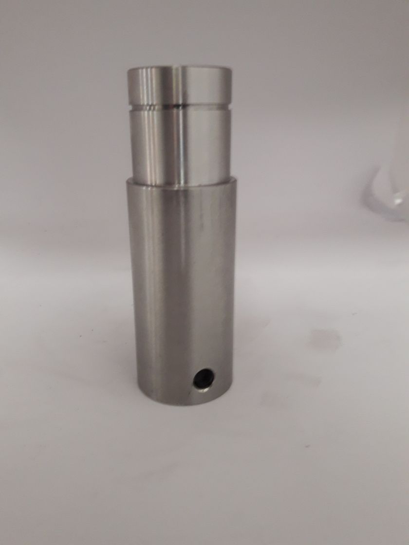 Bøsning v/ axial pumpe