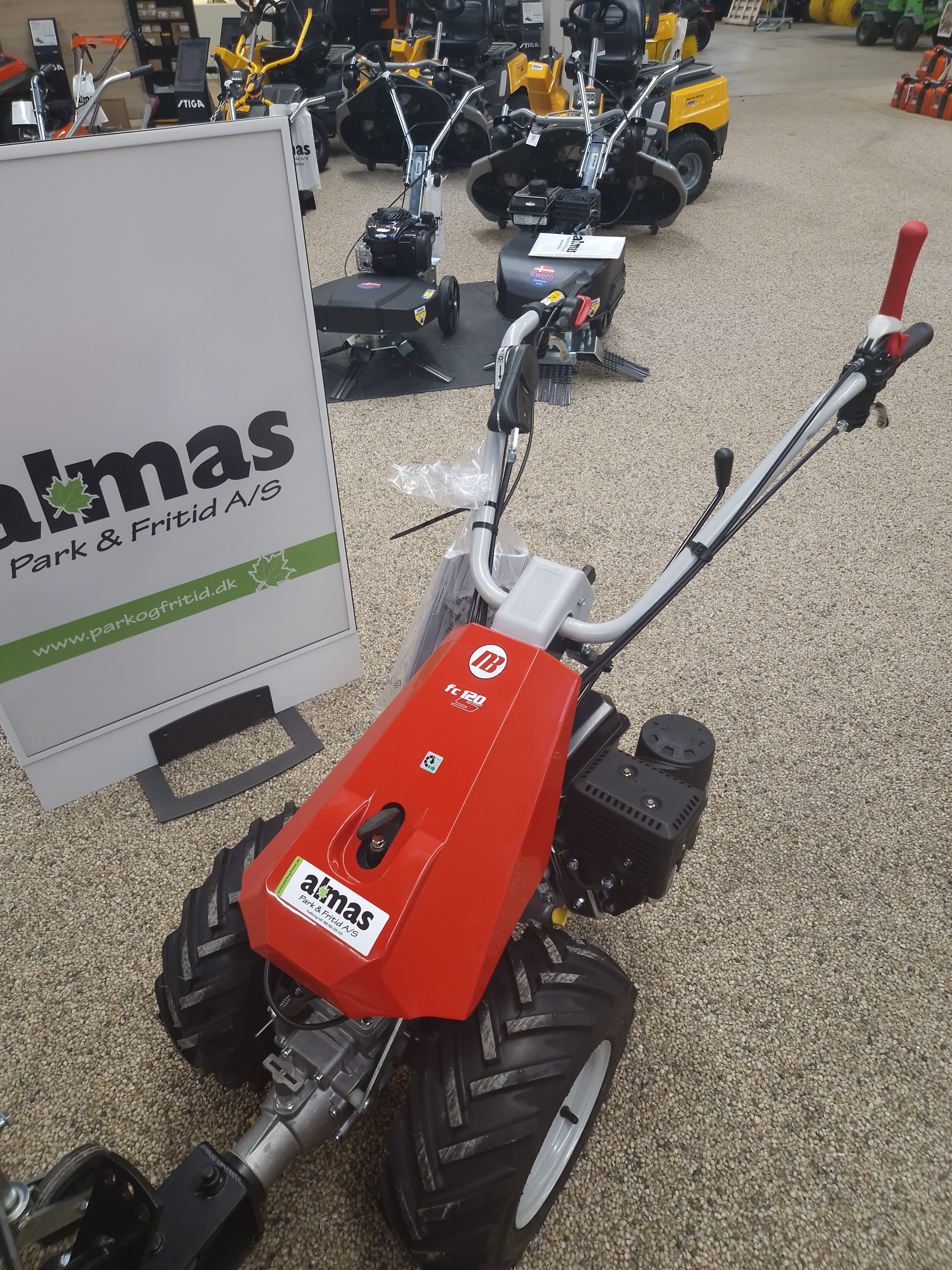 Nibbi FC120, 2-Hjulstraktor 7 Hk. Kohler Motor (Uden Kost)