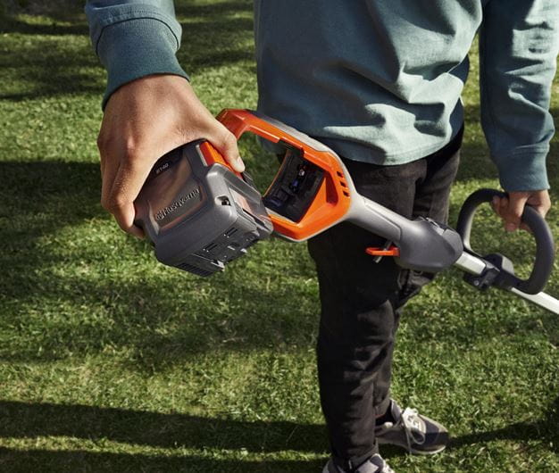 Husqvarna 215iL Batteri Trimmer Komplet